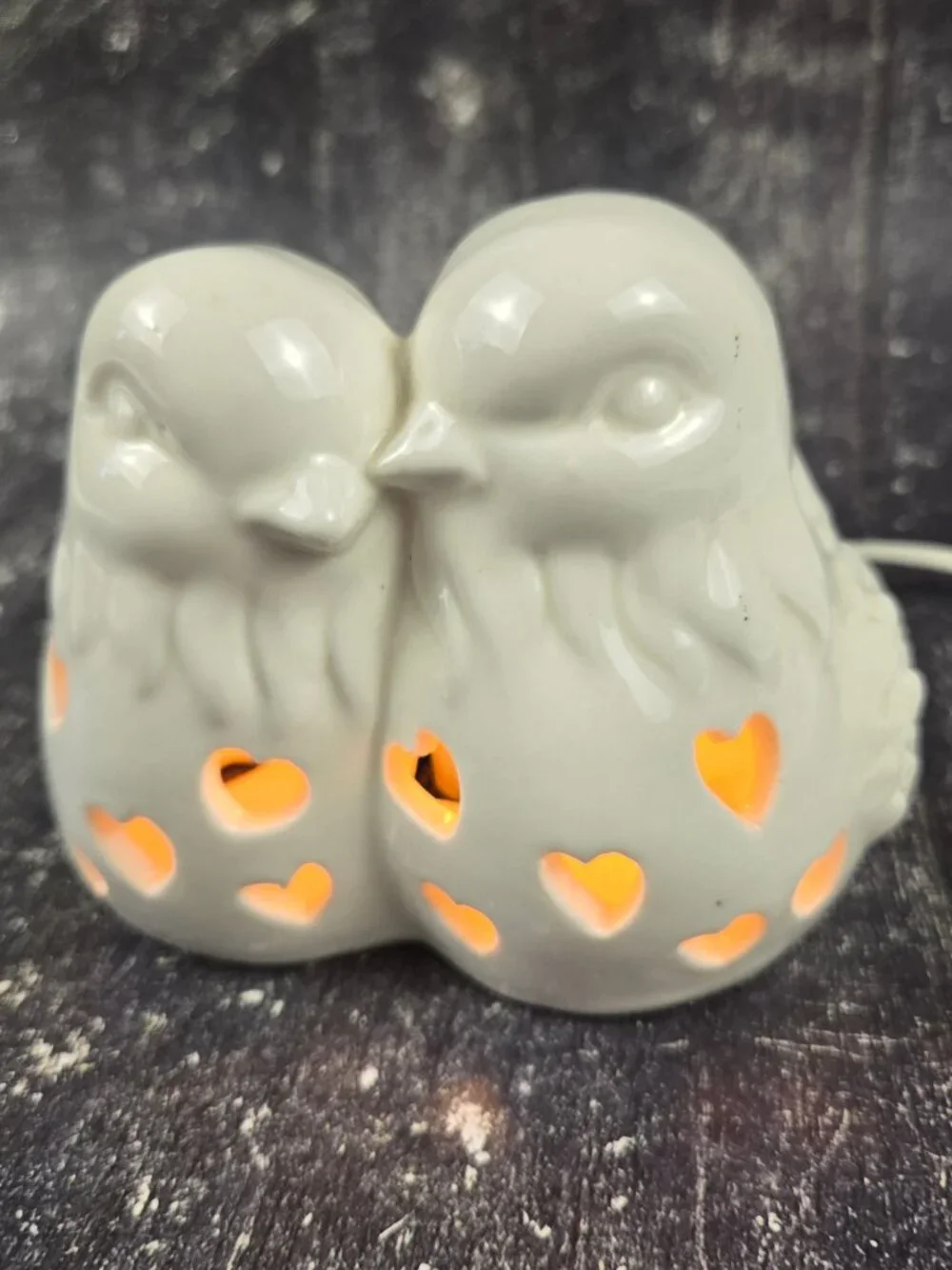 Cracker Barrel Love Birds Ceramic Lamp WORKS Electric Plug Heart Shaped Cutouts